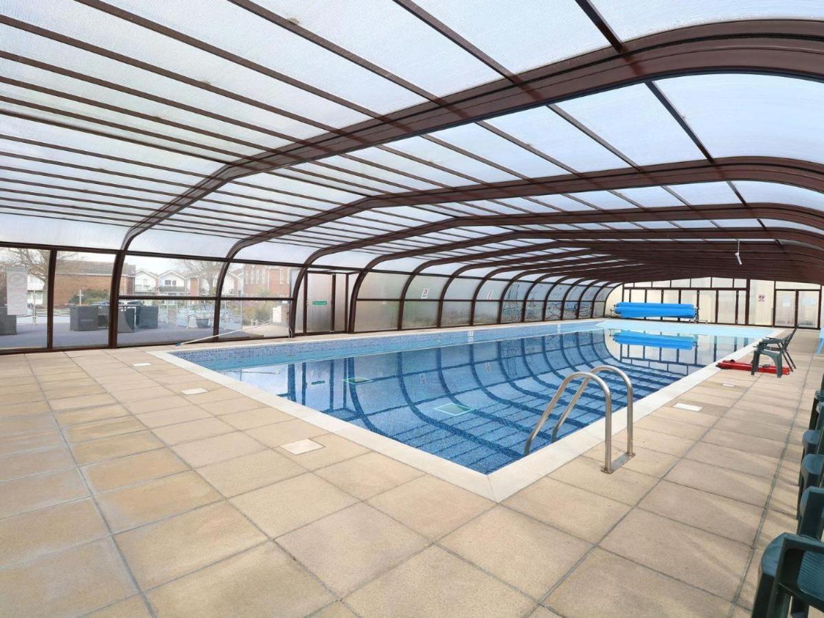 Corton Retreats At Waterside Park Villa Dış mekan fotoğraf